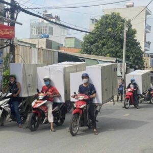 Cần tuyển 10 nhân viên giao hàng bằng xe máy tại Tp Hồ Chí Minh Cần tuyển 10 nhân viên giao hàng bằng xe máy tại Tp Hồ Chí Minh